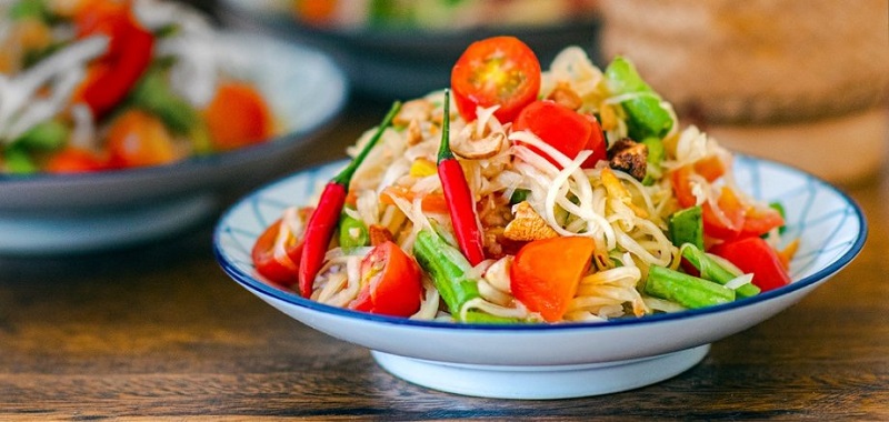Gỏi đu đủ Som Tum là món ăn bạn nhất định phải thưởng thức tại Pattaya